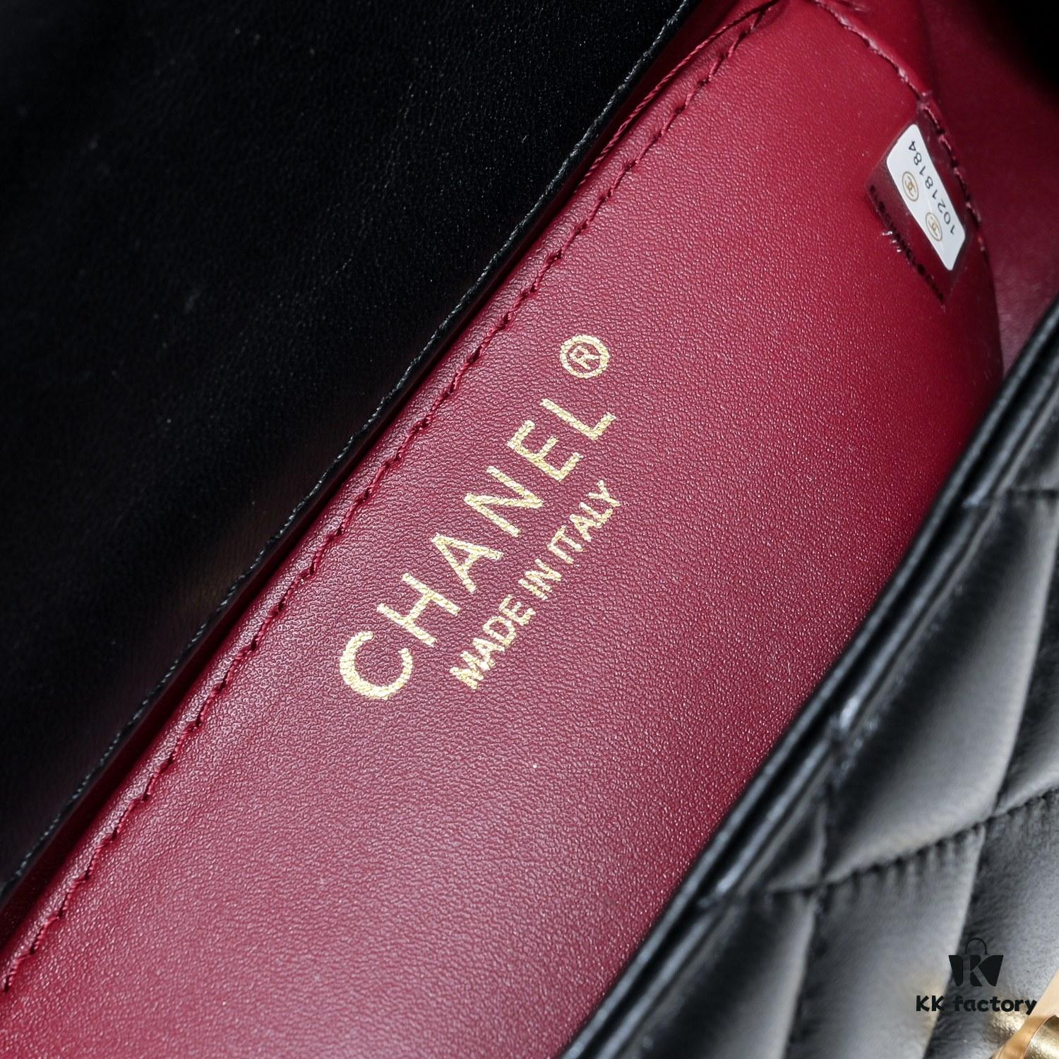 Chanel Should Be This Way: More Structured and Refined with a Laid-Back Elegance