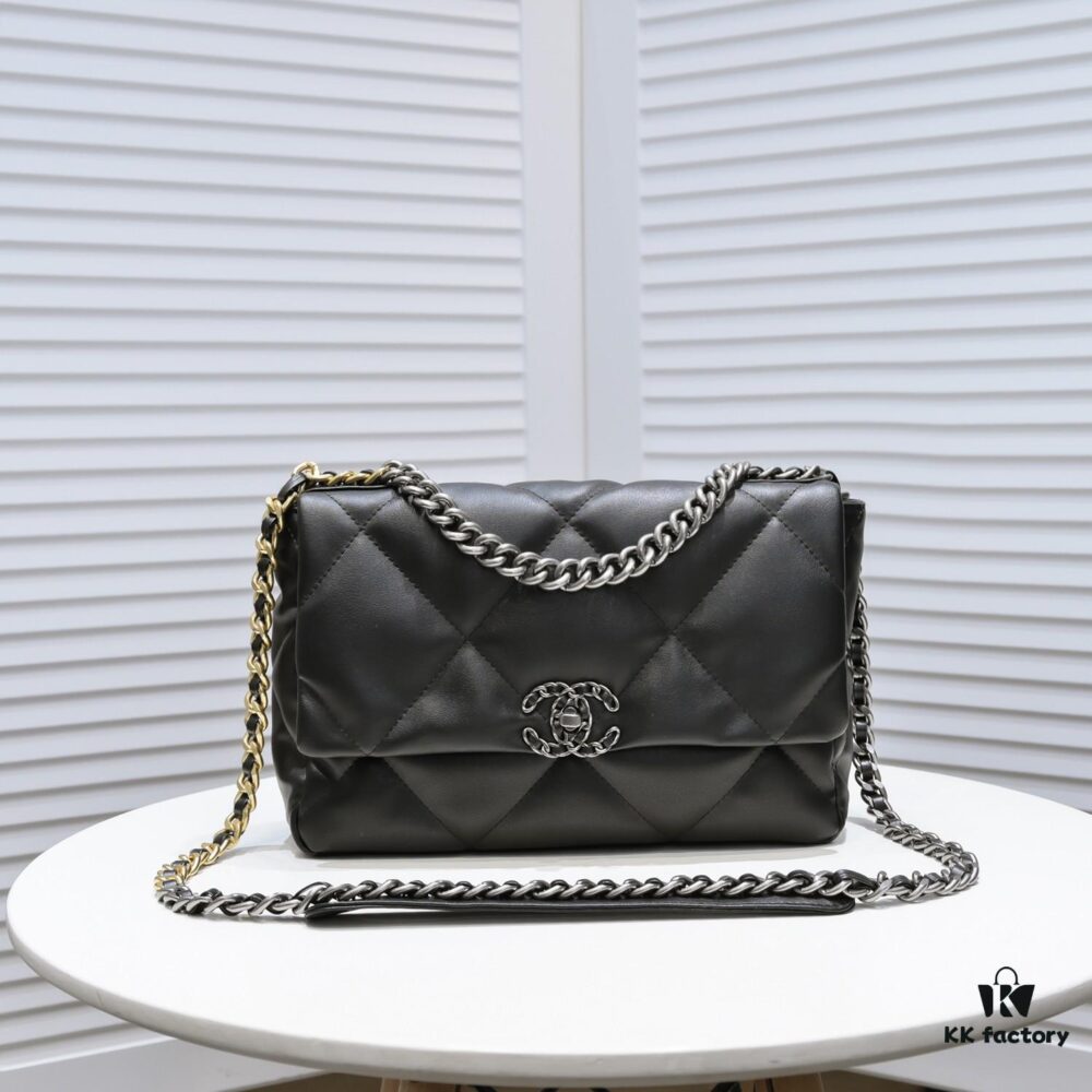 Black Medium-Sized Chanel Latest Bestseller - Now Available
