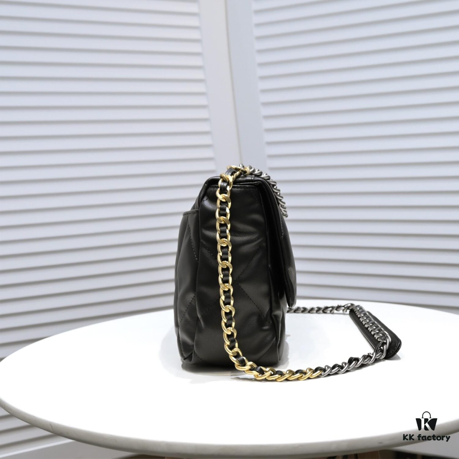 Black Medium-Sized Chanel Latest Bestseller - Now Available