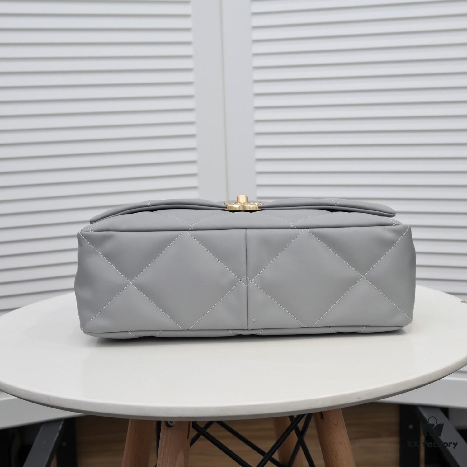 Large Gray Chanel Latest Bestseller in Stock 📣📣 Synchronized with Boutique, Imported Calfskin Leather 🐂, Extremely Soft Touch