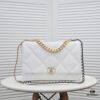 Pure White Large Size Chanel Latest Bestseller Just Released 📣📣 Same as Boutique, Imported Cowhide Leather 🐂, Extremely Soft Touch, Superb Fit, Can Be Carried by Hand, on Shoulder or Crossbody, Fully Showcasing Women's Elegant Charm 💃 Hurry and Grab Yours Now
