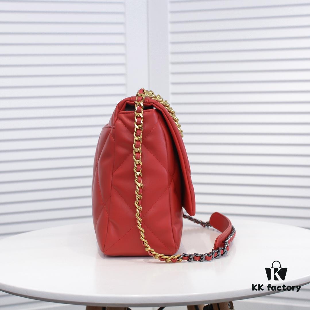 Large Red Chanel Latest Bestseller Now Available, Huge Size, Synchronized with Counter, Imported Cowhide, Extremely Soft Touch