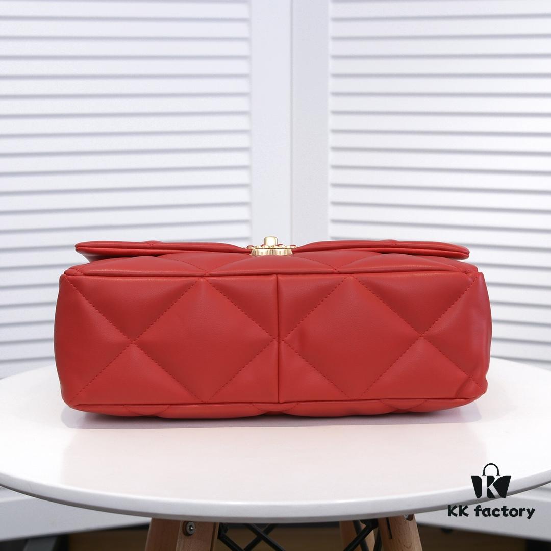 Large Red Chanel Latest Bestseller Now Available, Huge Size, Synchronized with Counter, Imported Cowhide, Extremely Soft Touch