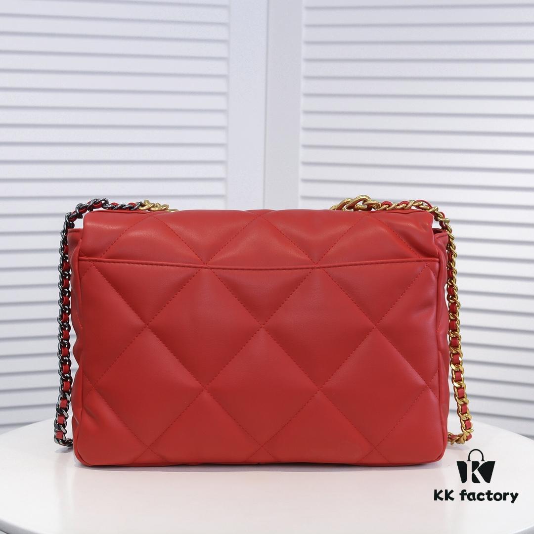 Large Red Chanel Latest Bestseller Now Available, Huge Size, Synchronized with Counter, Imported Cowhide, Extremely Soft Touch