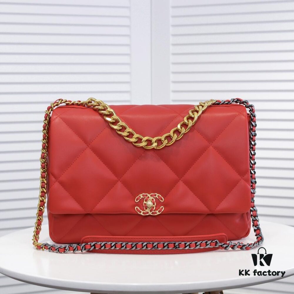 Large Red Chanel Latest Bestseller Now Available, Huge Size, Synchronized with Counter, Imported Cowhide, Extremely Soft Touch