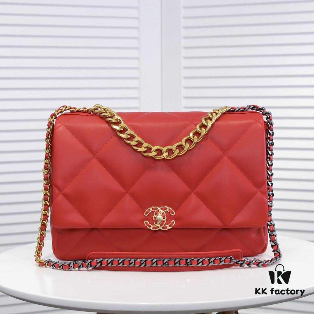 Large Red Chanel Latest Bestseller Now Available, Huge Size, Synchronized with Counter, Imported Cowhide, Extremely Soft Touch