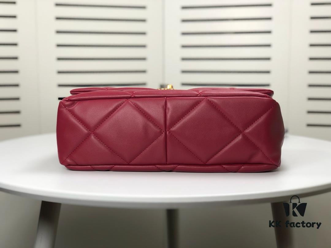 Burgundy Red Oversized Chanel Latest Bestseller Release 📣📣 Synchronized with Counter, Premium Imported Cowhide Leather, Extremely Soft Touch
