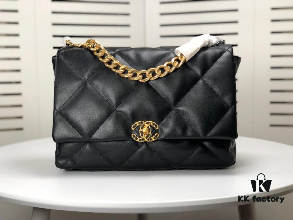 Black Large Size Chanel Latest Bestseller Just Arrived - Imported Cowhide, Soft Texture, Elegant and Versatile Design