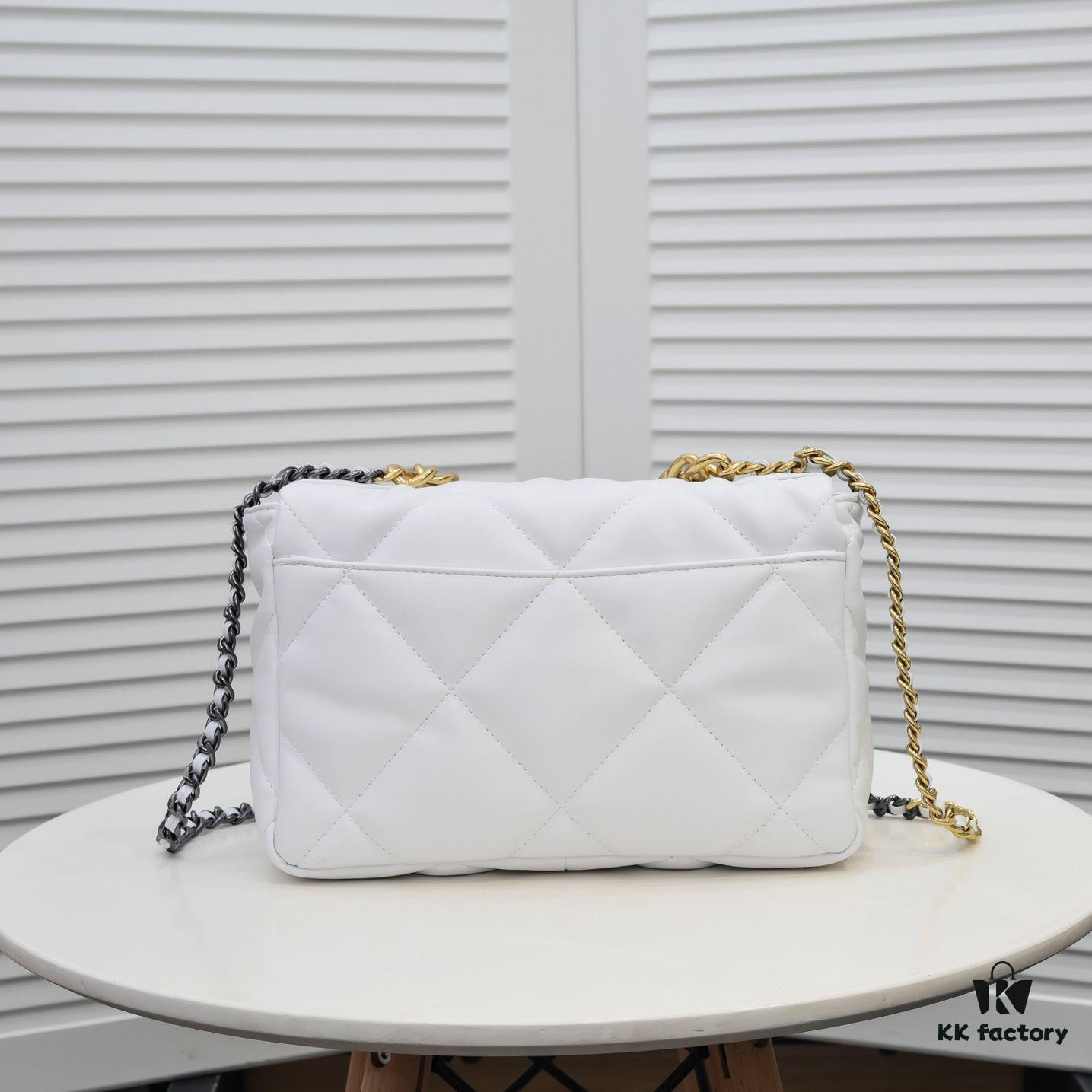 Pure White Medium-Sized Chanel Latest Bestseller - Now Available 📣📣 Same as Boutique, Imported Calfskin Leather 🐂, Extremely Soft to the Touch
