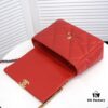 Large Red Medium-Sized Chanel Latest Bestseller Now Available 📣📣 Synchronized with Counter Release🤭 Premium Imported Calfskin 🐂 Extremely Soft Touch. Excellent Fit, Can Be Carried by Hand, on Shoulder, or Crossbody, Fully Showcasing Women's Elegant Charm 💃 Act Now!