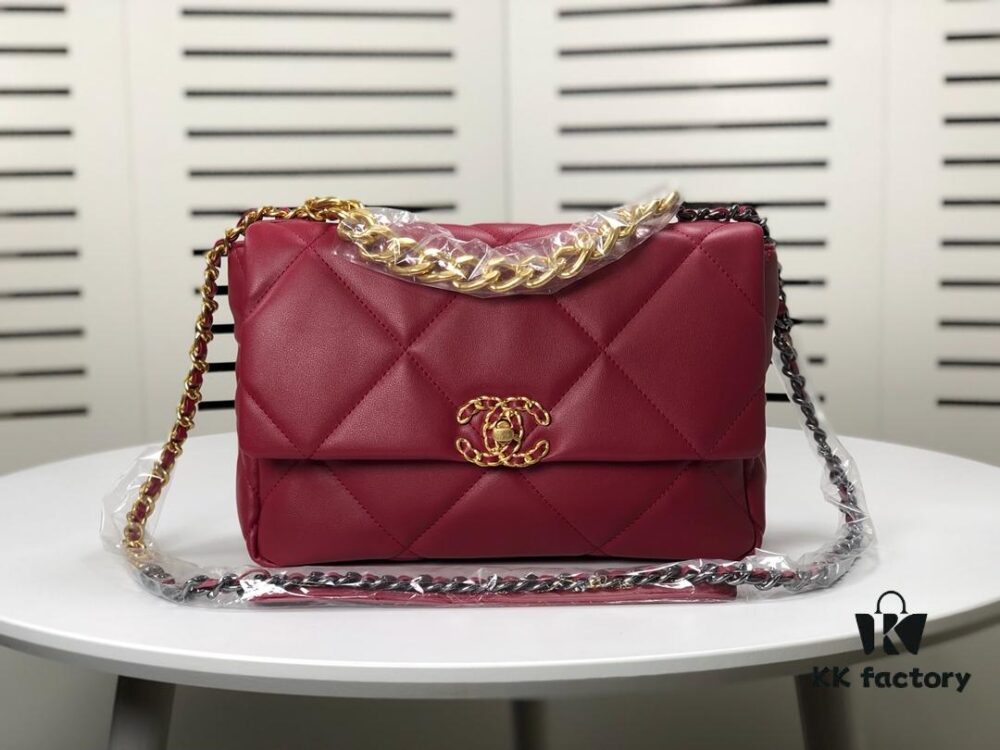 Chanel Burgundy Medium-Sized Bag, Latest Bestseller Release 📣📣 Synchronized with Boutique, Premium Imported Calfskin Leather 🐂, Exceptionally Soft Texture