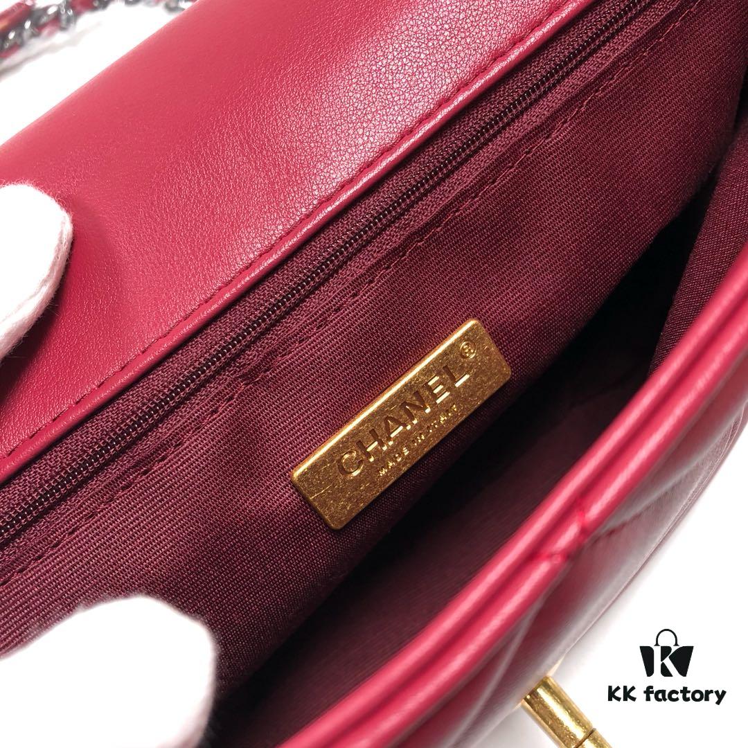 Chanel Burgundy Medium-Sized Bag, Latest Bestseller Release 📣📣 Synchronized with Boutique, Premium Imported Calfskin Leather 🐂, Exceptionally Soft Texture