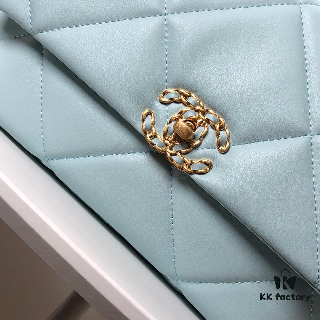 Mint Green Medium Size Chanel Latest Bestseller Release 📣📣 Synchronized with Counter, Imported Calfskin 🐂 Extremely Soft Texture