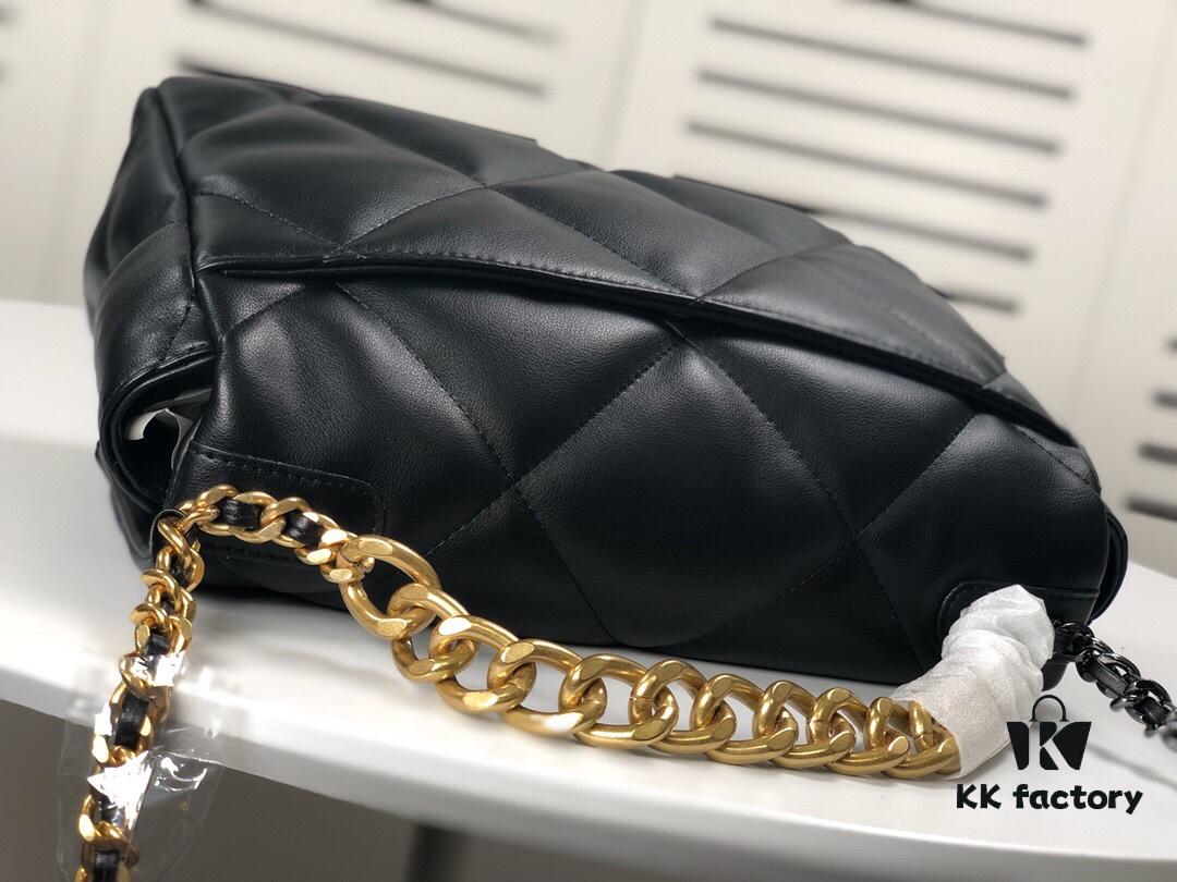 Black Medium-Sized Chanel Latest Bestseller - Now Available