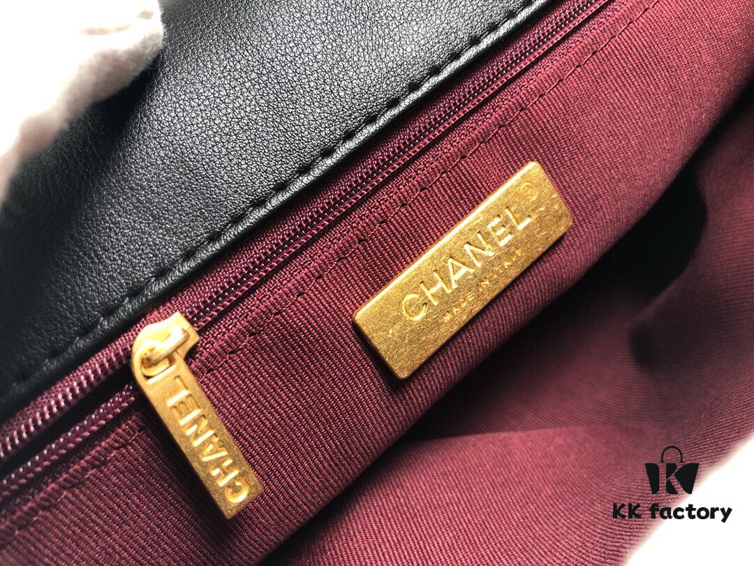 Black Medium-Sized Chanel Latest Bestseller - Now Available