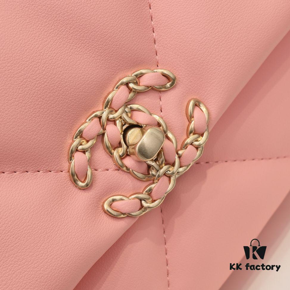 Pink Mini Chanel Latest Bestseller Release 📣📣 Synchronized with Counter, Imported Calfskin Leather 🐂 Exceptionally Soft Touch, Superb Fit, Can Be Carried by Hand, on Shoulder or Crossbody, Fully Showcasing Women's Elegant Charm 💃 Act Now