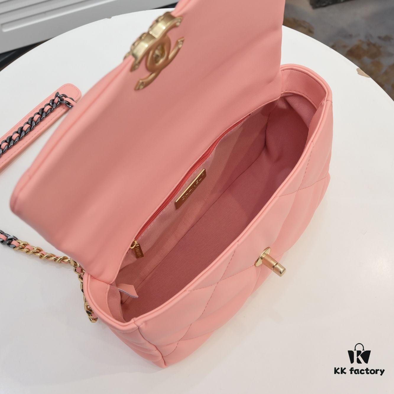 Pink Mini Chanel Latest Bestseller Release 📣📣 Synchronized with Counter, Imported Calfskin Leather 🐂 Exceptionally Soft Touch, Superb Fit, Can Be Carried by Hand, on Shoulder or Crossbody, Fully Showcasing Women's Elegant Charm 💃 Act Now