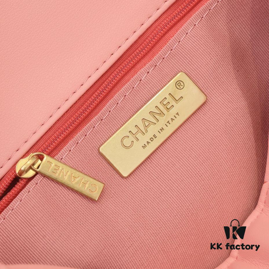 Pink Mini Chanel Latest Bestseller Release 📣📣 Synchronized with Counter, Imported Calfskin Leather 🐂 Exceptionally Soft Touch, Superb Fit, Can Be Carried by Hand, on Shoulder or Crossbody, Fully Showcasing Women's Elegant Charm 💃 Act Now