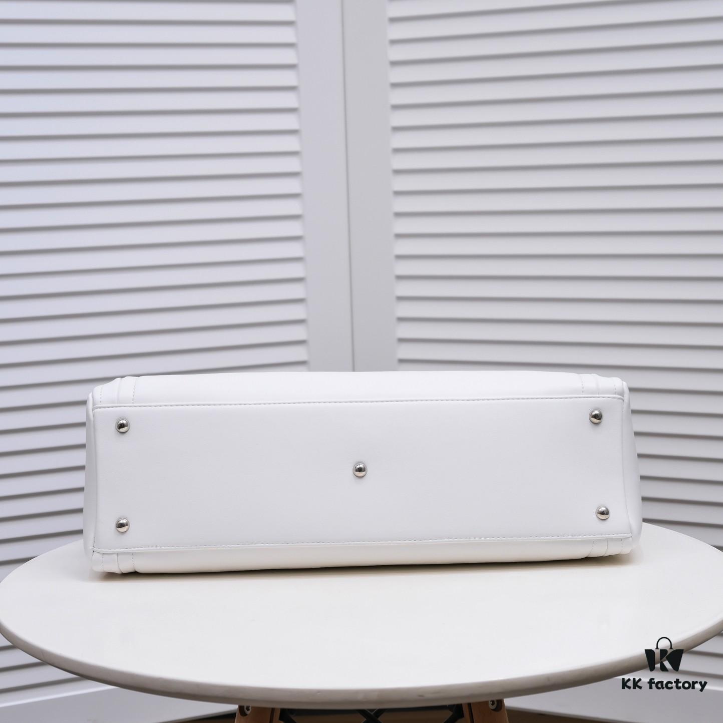 Chanel A2021 New Arrival Tote Bag from the Haute Couture Collection