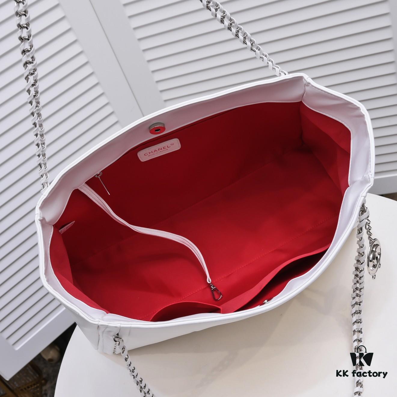 Chanel A2021 New Arrival Tote Bag from the Haute Couture Collection