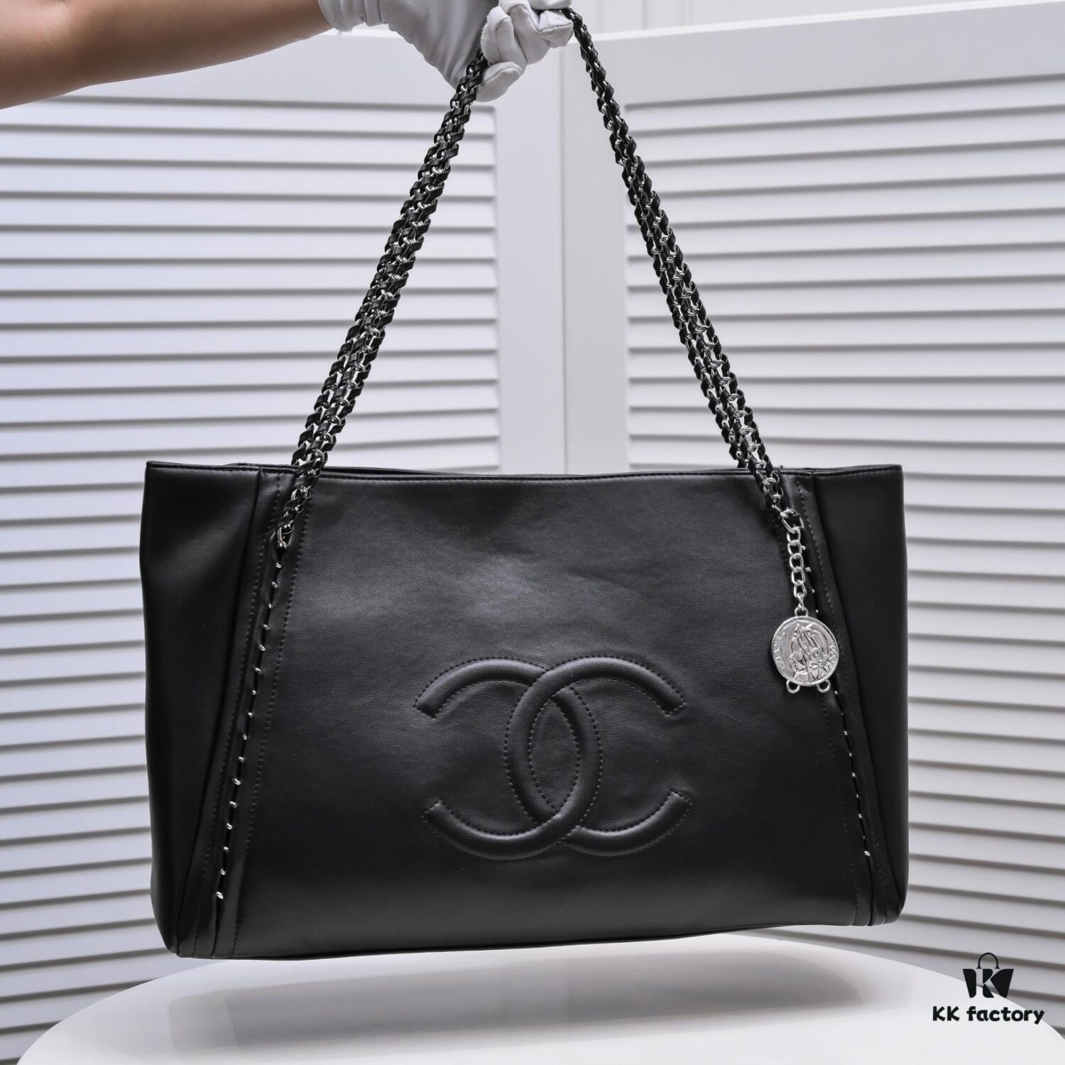 Chanel New Arrival Tote Bag in Stock ✨✨ Chanel A2021 Haute Mainline Collection Woven Hardware Logo Tote 🛍️