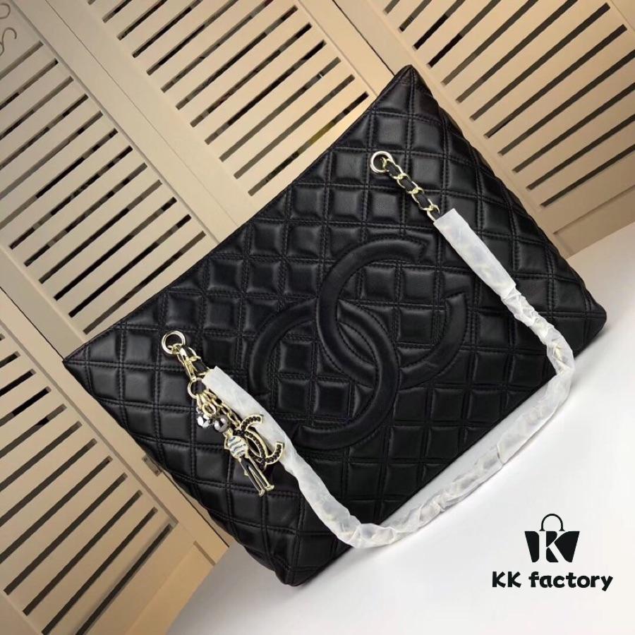 Chanel Robot Pendant Zipper Tote Bag Soft Lambskin Shopping Bag with Double C Logo