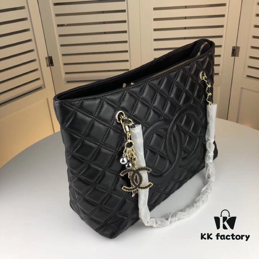 Chanel Robot Pendant Zipper Tote Bag Soft Lambskin Shopping Bag with Double C Logo