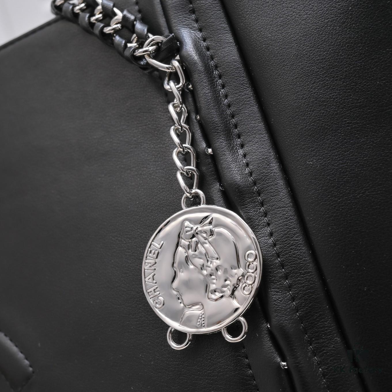 Chanel New Arrival Tote Bag in Stock ✨✨ Chanel A2021 Haute Mainline Collection Woven Hardware Logo Tote 🛍️