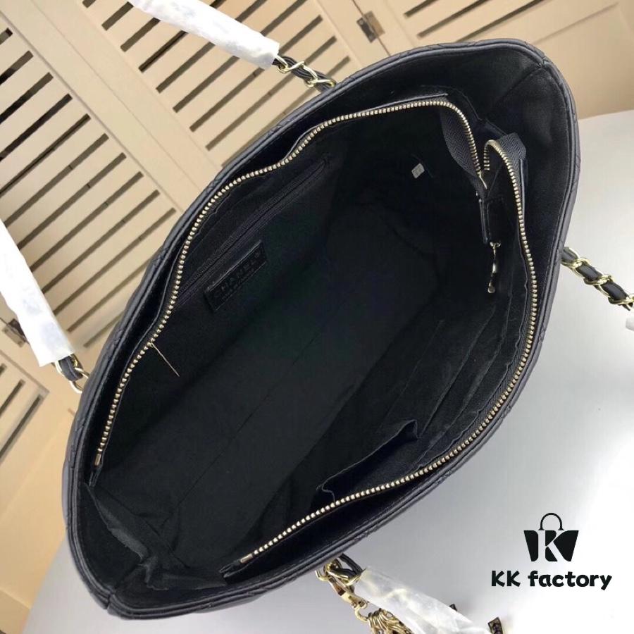 Chanel Robot Pendant Zipper Tote Bag Soft Lambskin Shopping Bag with Double C Logo