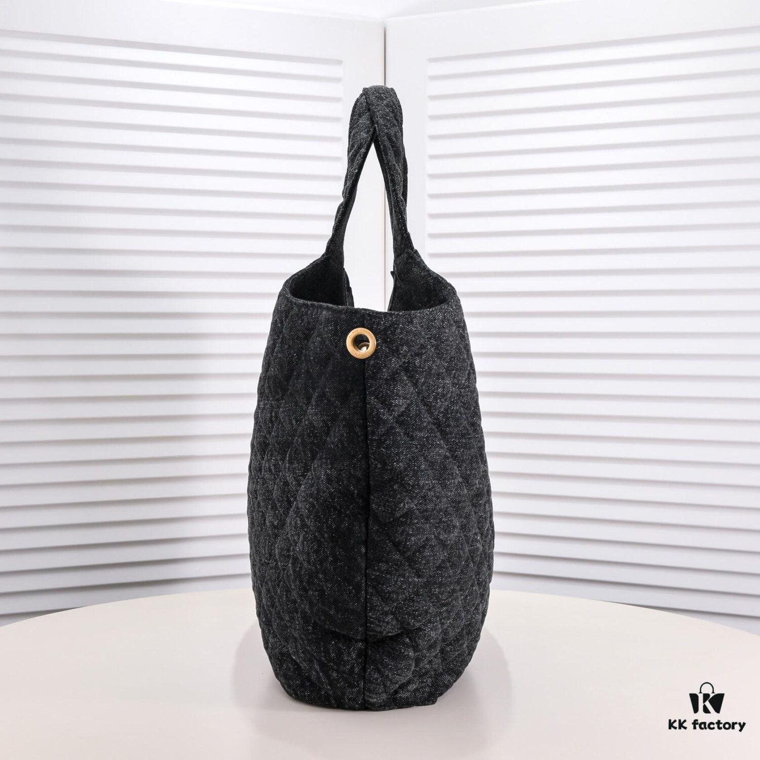 CHANEL Icare Bag: A Spacious and Stylish Solution for Everyday Life