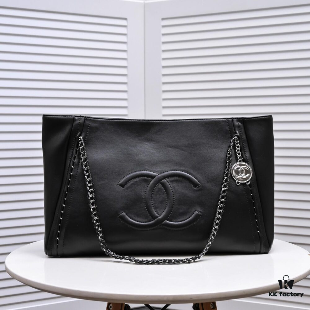 Chanel New Arrival Tote Bag in Stock ✨✨ Chanel A2021 Haute Mainline Collection Woven Hardware Logo Tote 🛍️