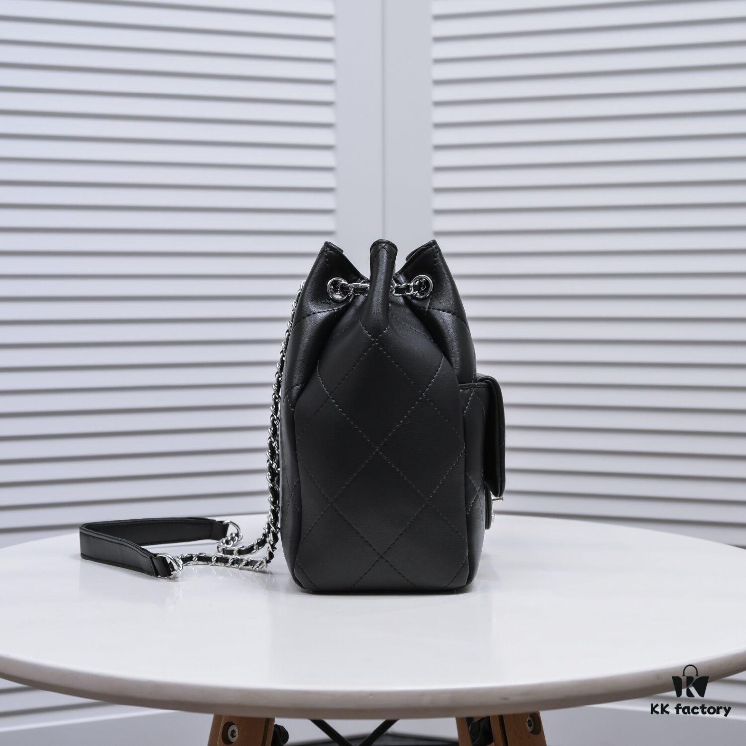 Chanel New Arrival In Stock; Made with Chanel Genuine Leather Checkered Pattern, Soft and Thick Texture, Exquisite Craftsmanship, Premium Hardware, Large Capacity Without Bulkiness, Excellent Quality to Hold