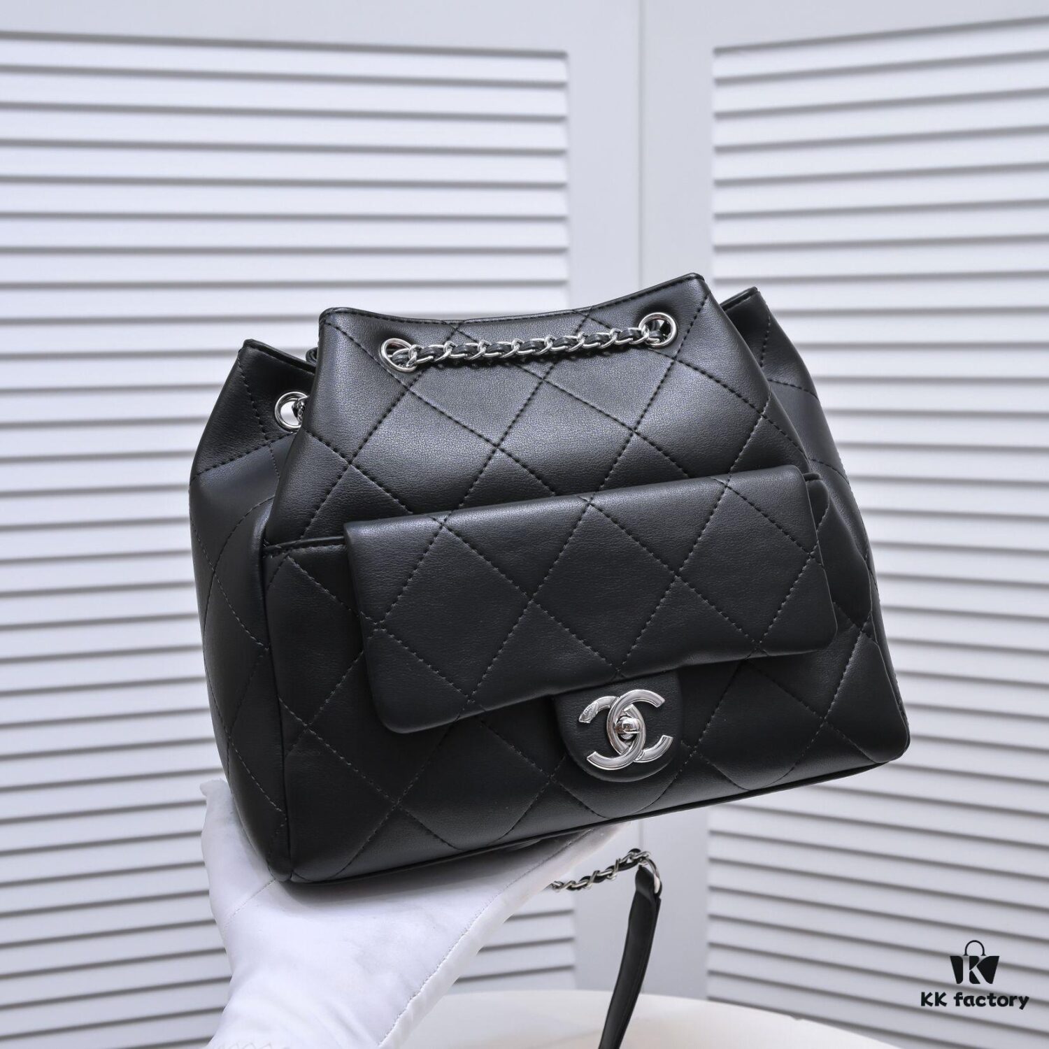 Chanel New Arrival In Stock; Made with Chanel Genuine Leather Checkered Pattern, Soft and Thick Texture, Exquisite Craftsmanship, Premium Hardware, Large Capacity Without Bulkiness, Excellent Quality to Hold