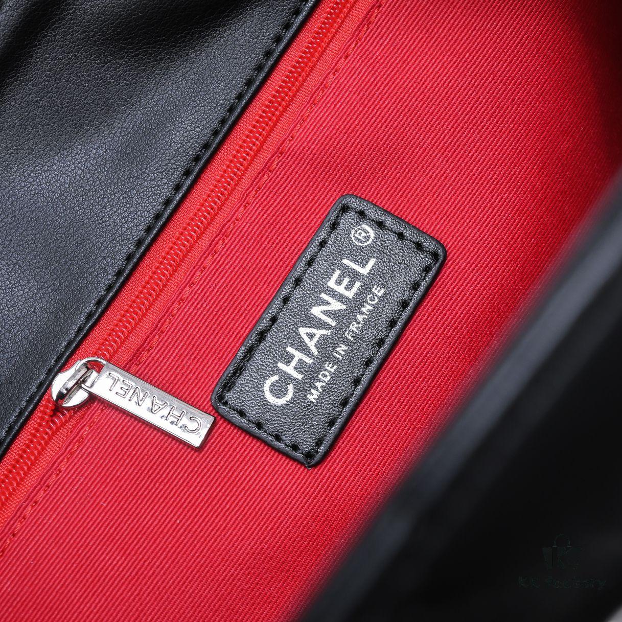 Chanel New Arrival In Stock; Made with Chanel Genuine Leather Checkered Pattern, Soft and Thick Texture, Exquisite Craftsmanship, Premium Hardware, Large Capacity Without Bulkiness, Excellent Quality to Hold