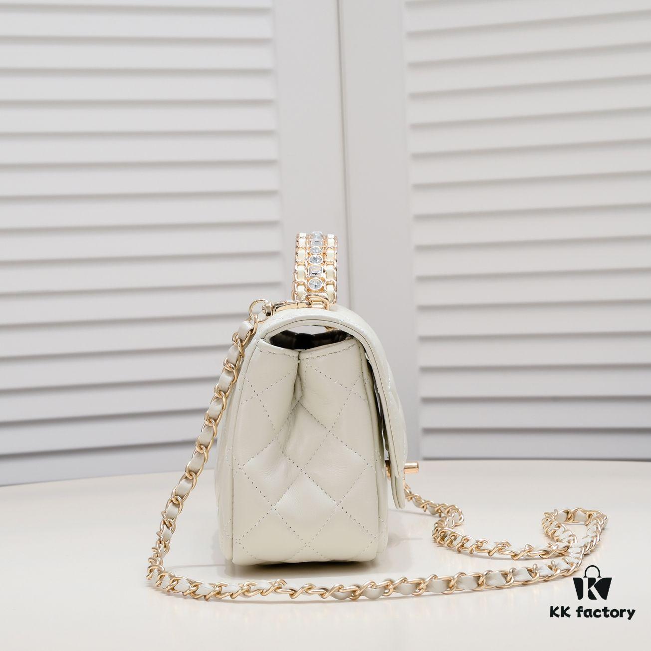 Large Size 🦋 Chanel 🖤 23A Diamond Handle CF Mini, Early Release and Already Secured 💎