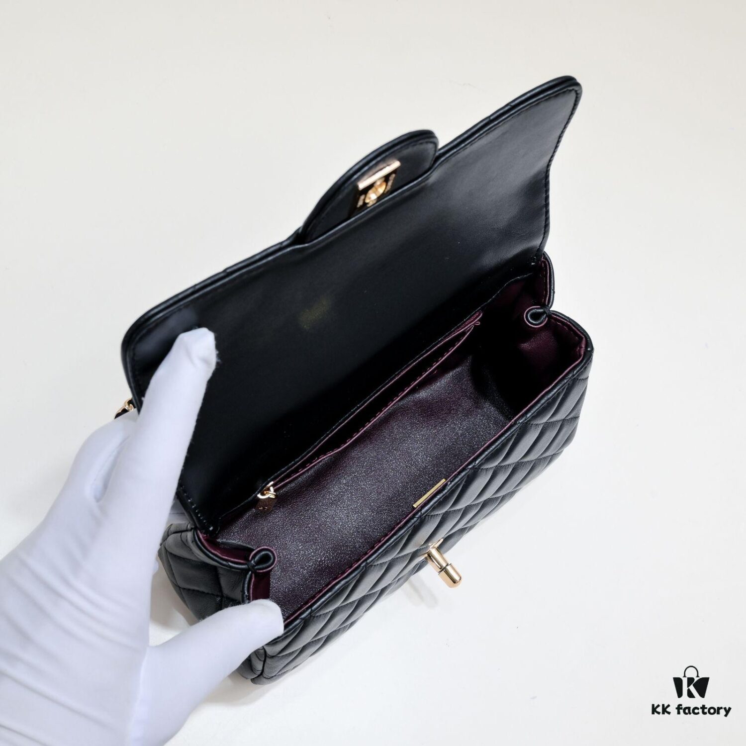 Large Size 🦋 Chanel 🖤 23A Diamond Handle CF Mini, Early Release Available 💎