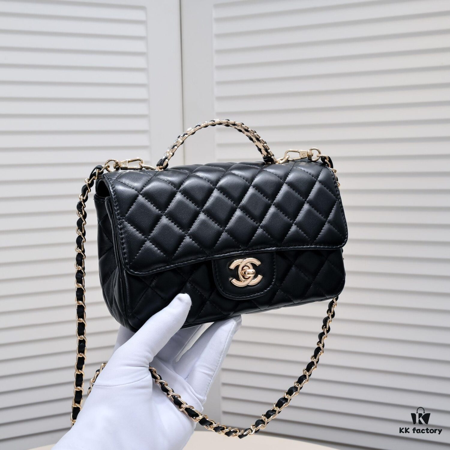 Large Size 🦋 Chanel 🖤 23A Diamond Handle CF Mini, Early Release Available 💎