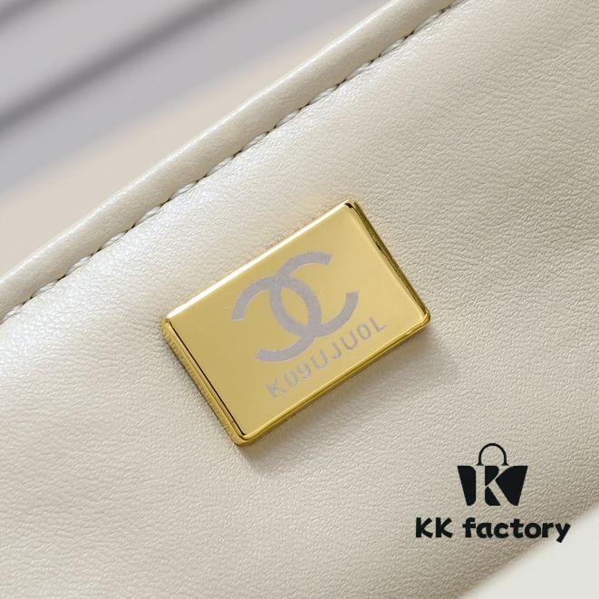 Small Size 🦋 Chanel 🖤 23A Diamond Handle CF Mini, Early Release 💎