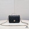 Small Size 🦋 Chanel 🖤 23A Diamond Handle CF Mini, Early Release 💎