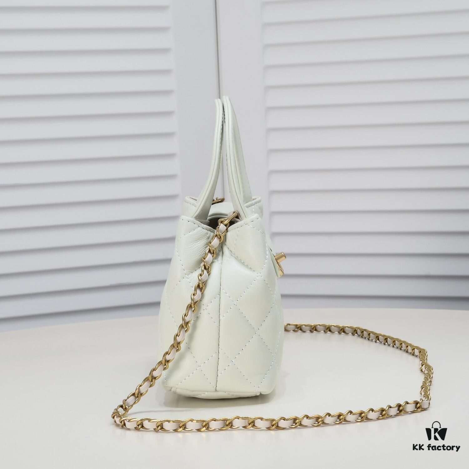 Chanel 6170 New Bag Beautiful Design Inspired by Camellia Flower from AW23/24 Collection