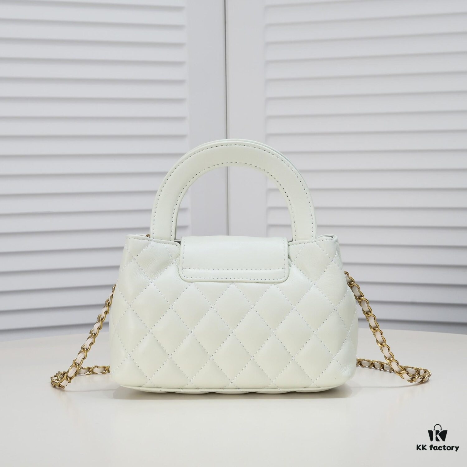Chanel 6170 New Bag Beautiful Design Inspired by Camellia Flower from AW23/24 Collection