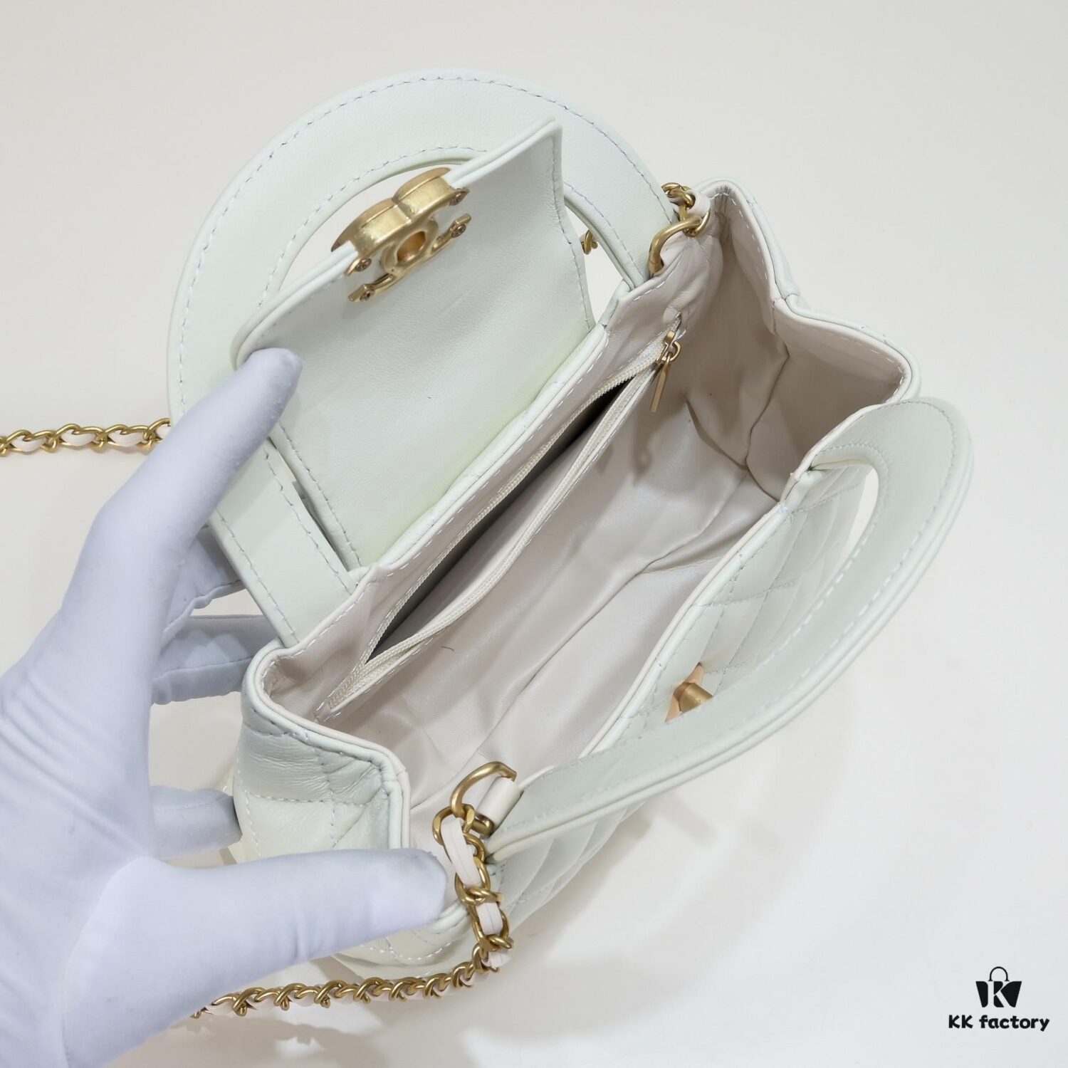 Chanel 6170 New Bag Beautiful Design Inspired by Camellia Flower from AW23/24 Collection