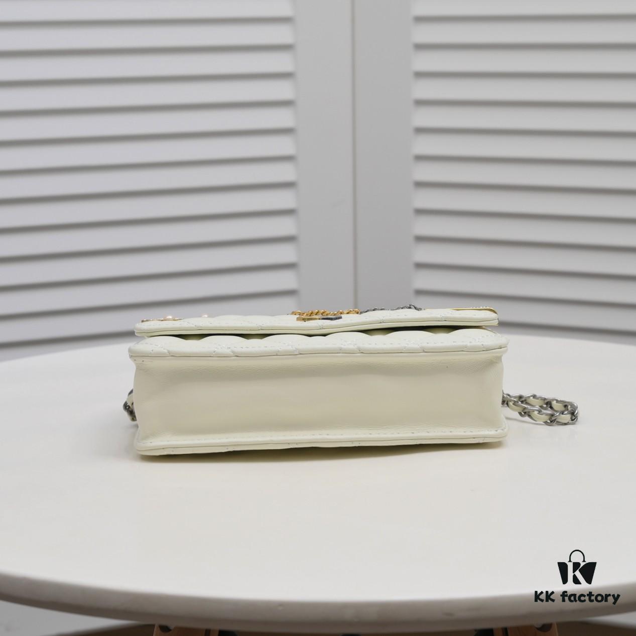 Chanel 2021 SS C F Logo Chain Bag