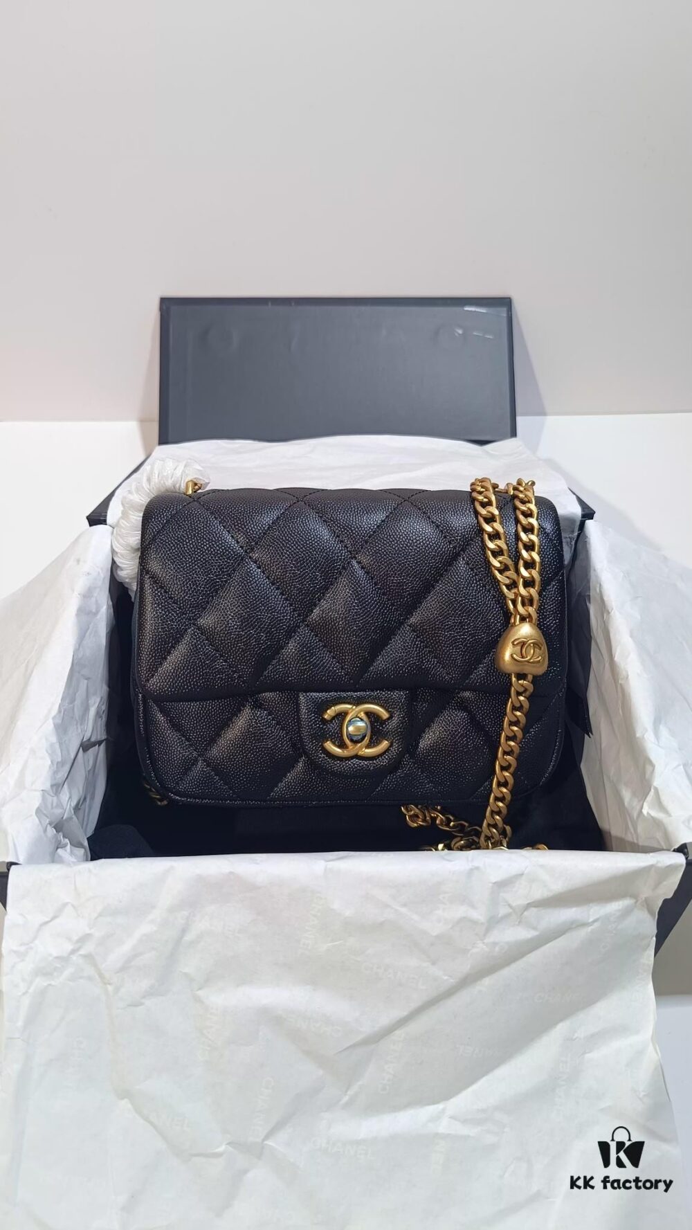 Self-shot Background Chanel 🌐23P New AS3829 💎 Heart Ball vs. Gold Ball?