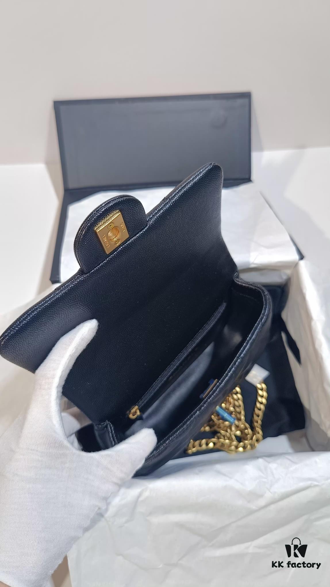 Self-shot Background Chanel 🌐23P New AS3829 💎 Heart Ball vs. Gold Ball?