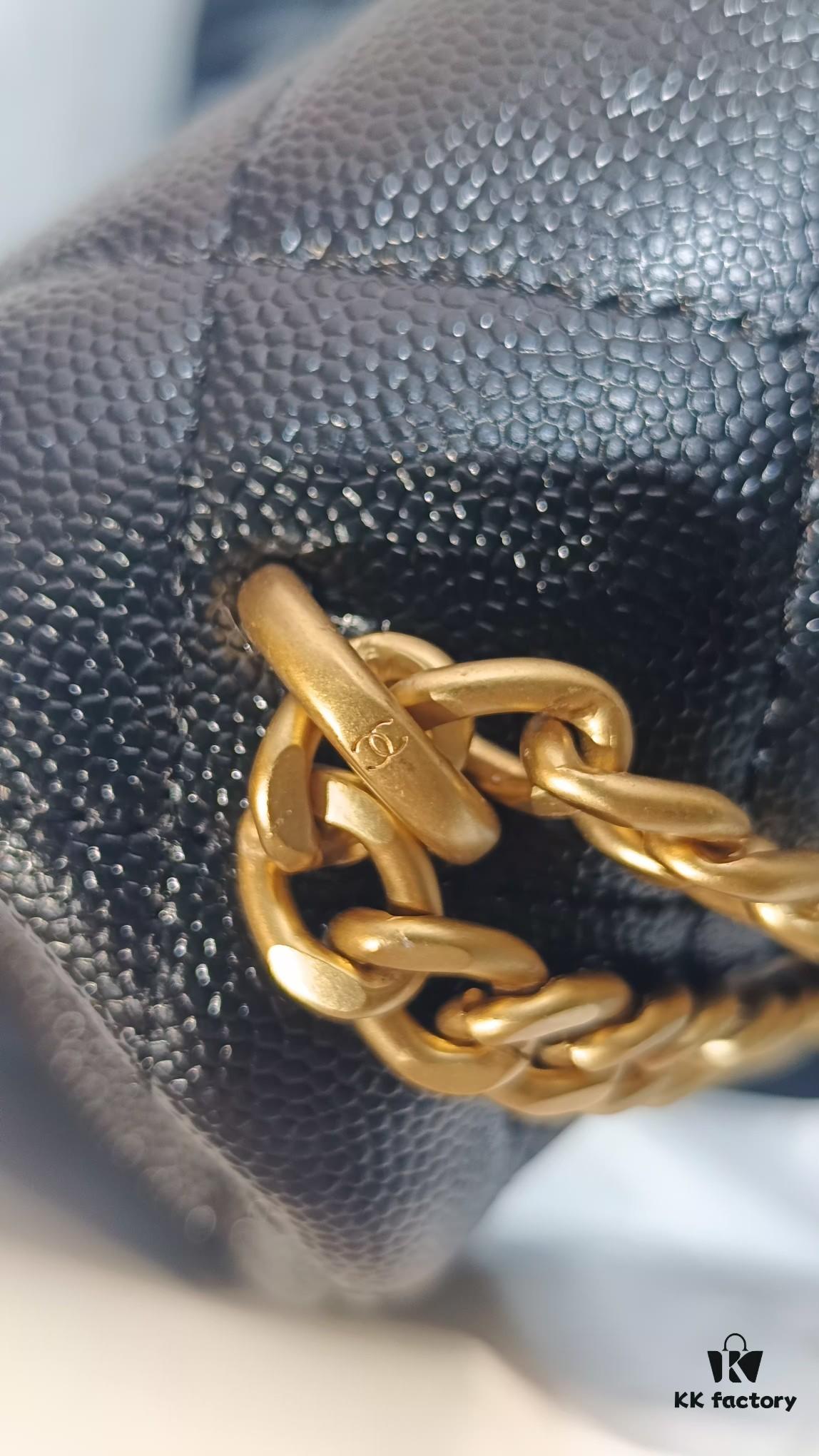 Self-shot Background Chanel ❇️23P New Arrival AS3828 💎 Heart Ball vs. Gold Ball?