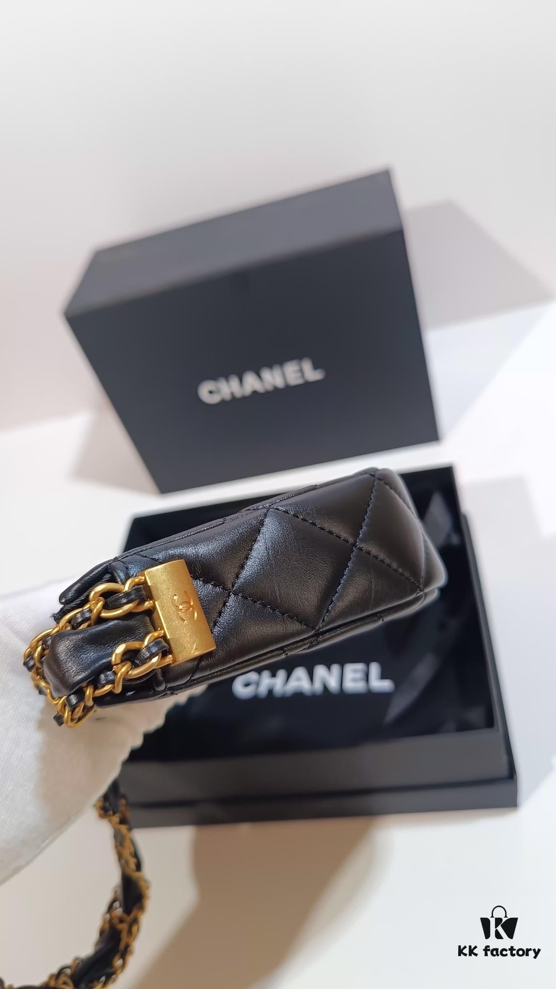 Chanel Model 3647, A Classic Masterpiece Exuding Elegance and Prestige