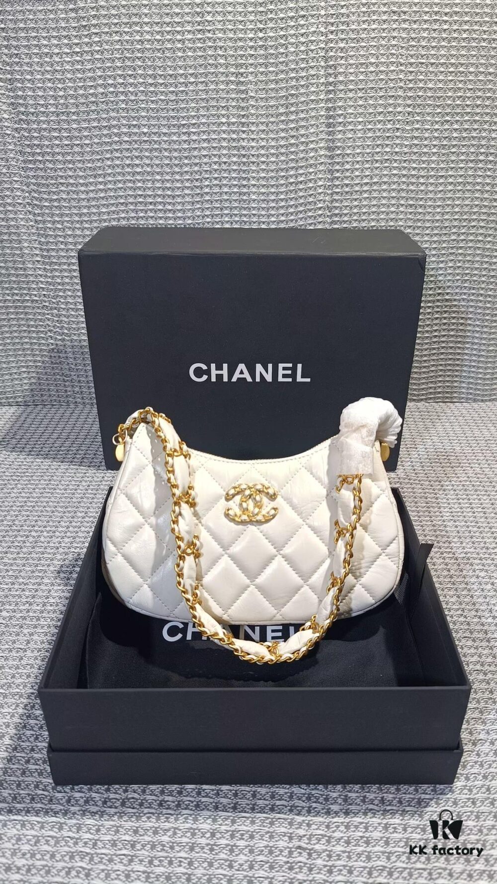 Chanel Model 3647 - A Classic Masterpiece of Elegance and Prestige