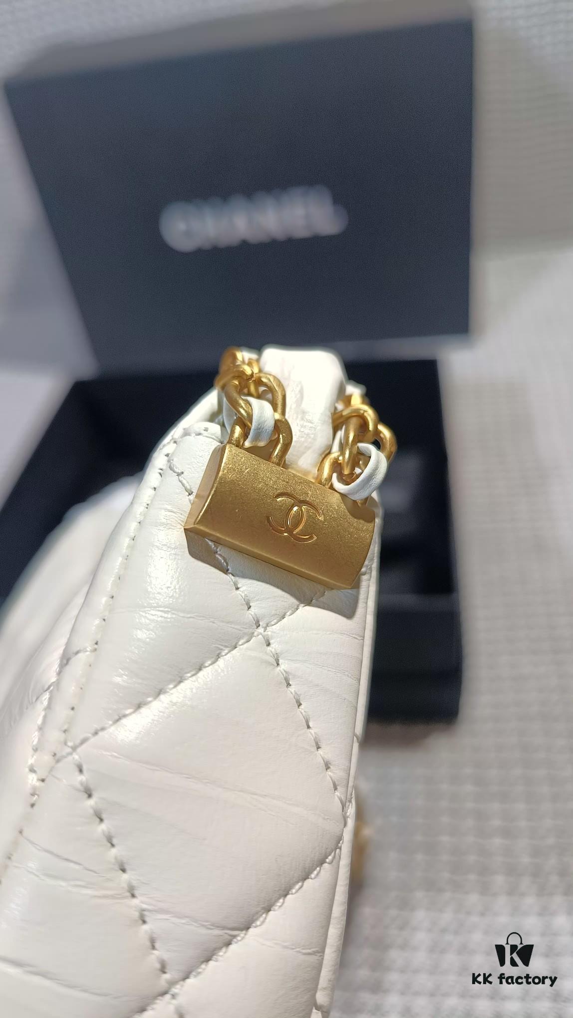 Chanel Model 3647 - A Classic Masterpiece of Elegance and Prestige