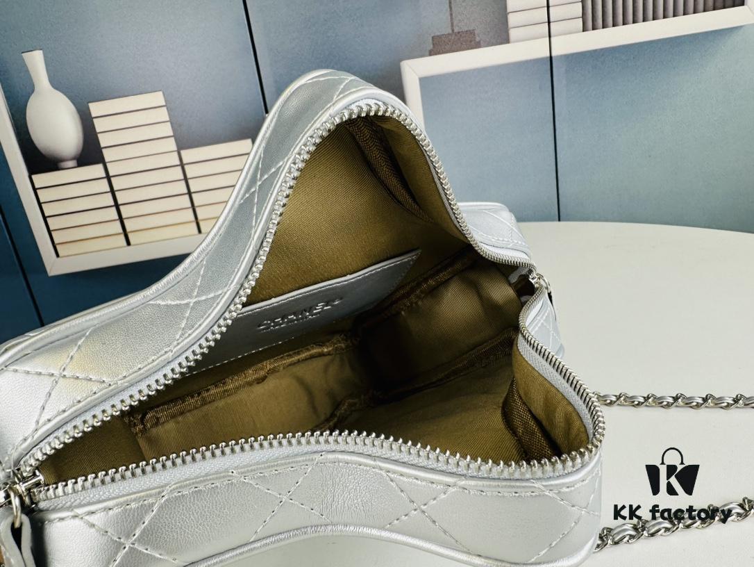 New Arrival Lucky Star CHANEL Mini Bag – Stunning Star-Shaped Design, Golden Luxury Shine, Unique and Elegant Fashion Statement